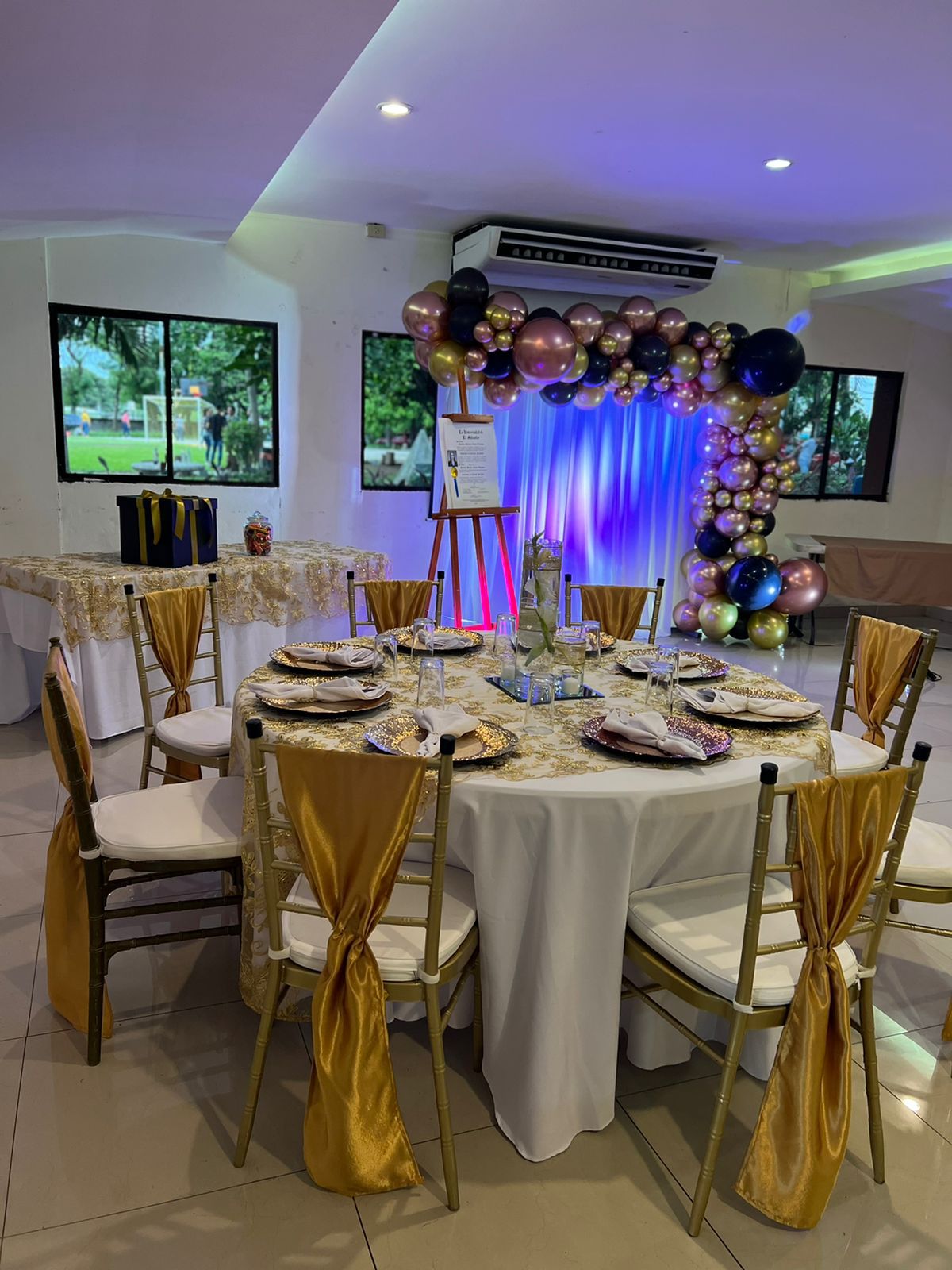 SILLAS Y MESAS PERSONALIZADAS